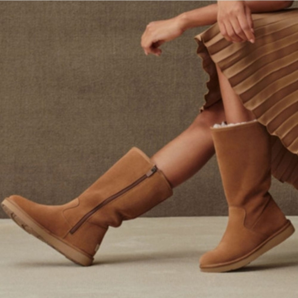UGG Alber Full Side Zip Boots Womens Size 7